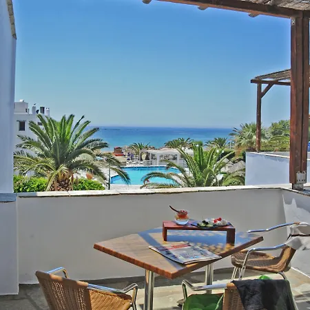 アパートホテル Akti Aegeou